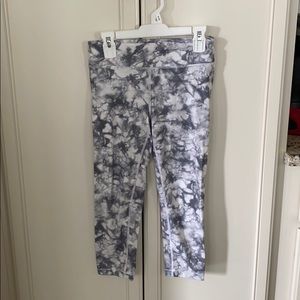 Athleta girl cropped marble leggings